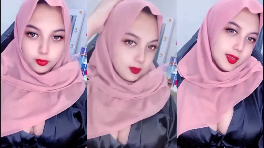 Bokep Indo Hijabers Cantik Belahan Toket Live Mendesah